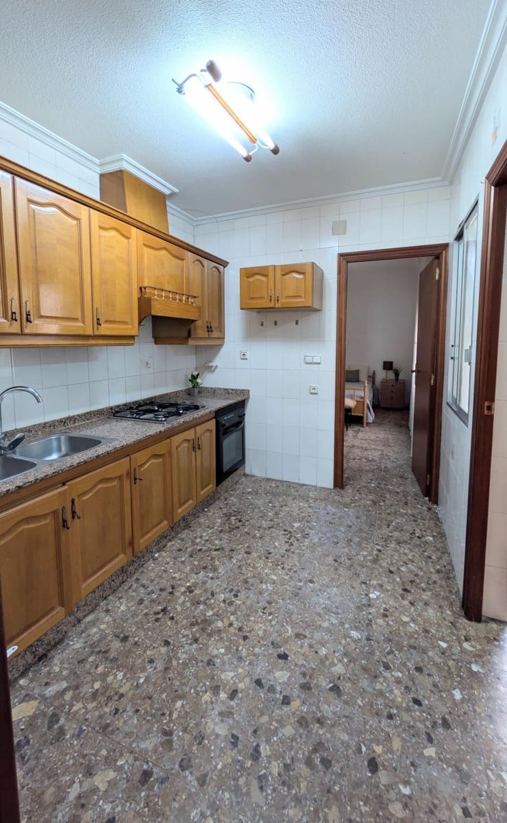 3 quarto Apartamento para venda em Elche / Elx - 120 000 € (Ref: 9677973)