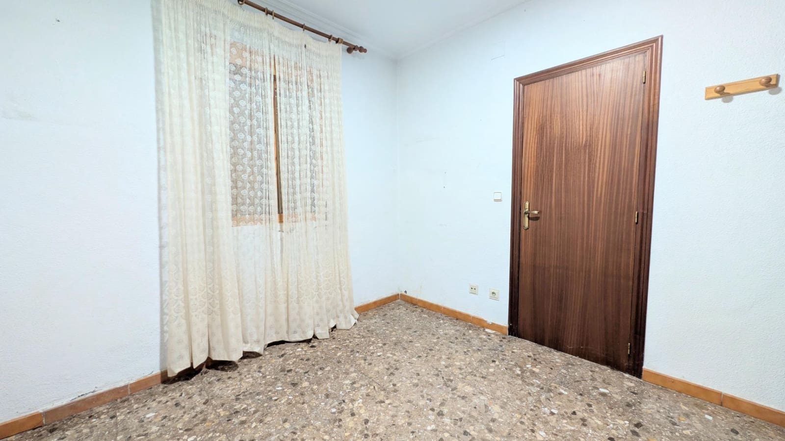 3 quarto Apartamento para venda em Elche / Elx - 120 000 € (Ref: 9677973)