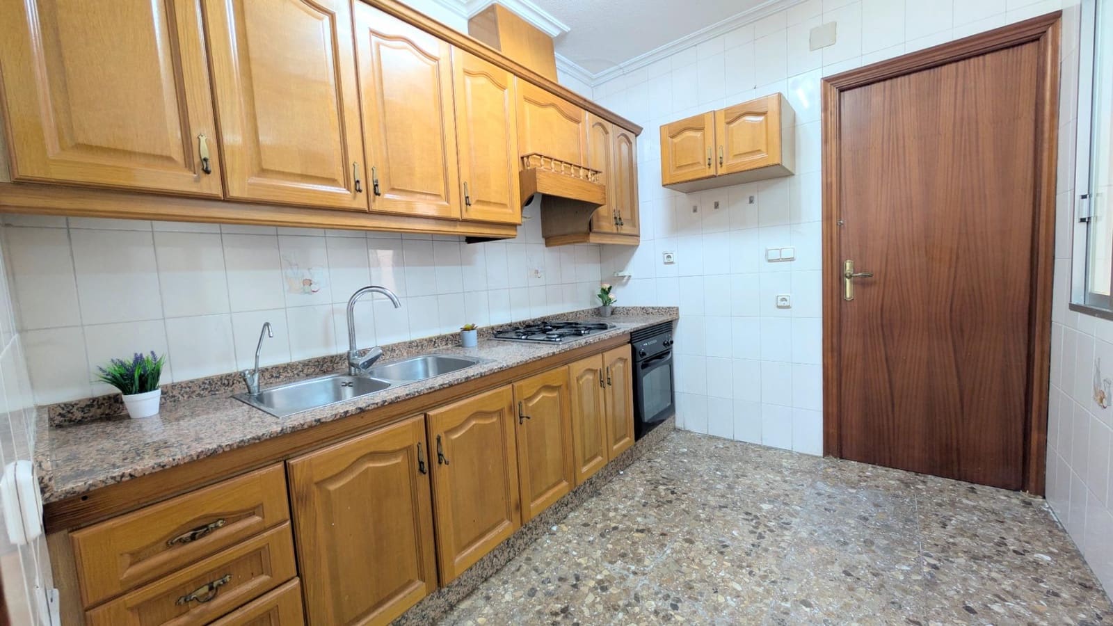 3 quarto Apartamento para venda em Elche / Elx - 120 000 € (Ref: 9677973)