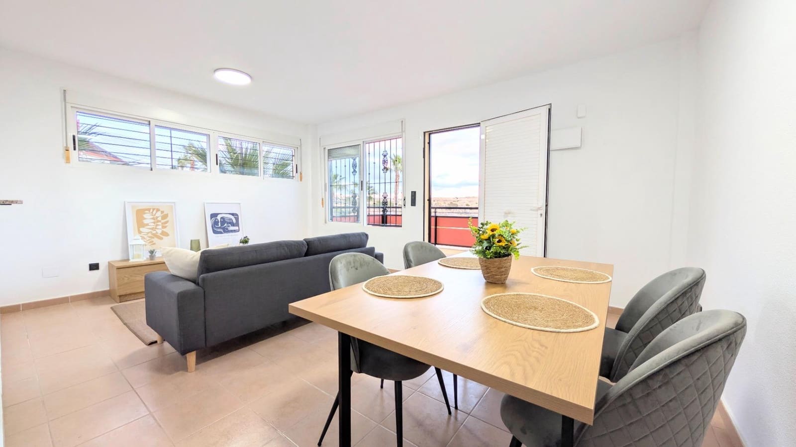 Adosado de 2 habitaciones en San Fulgencio en venta con piscina garaje - 189.000 € (Ref: 9677977)