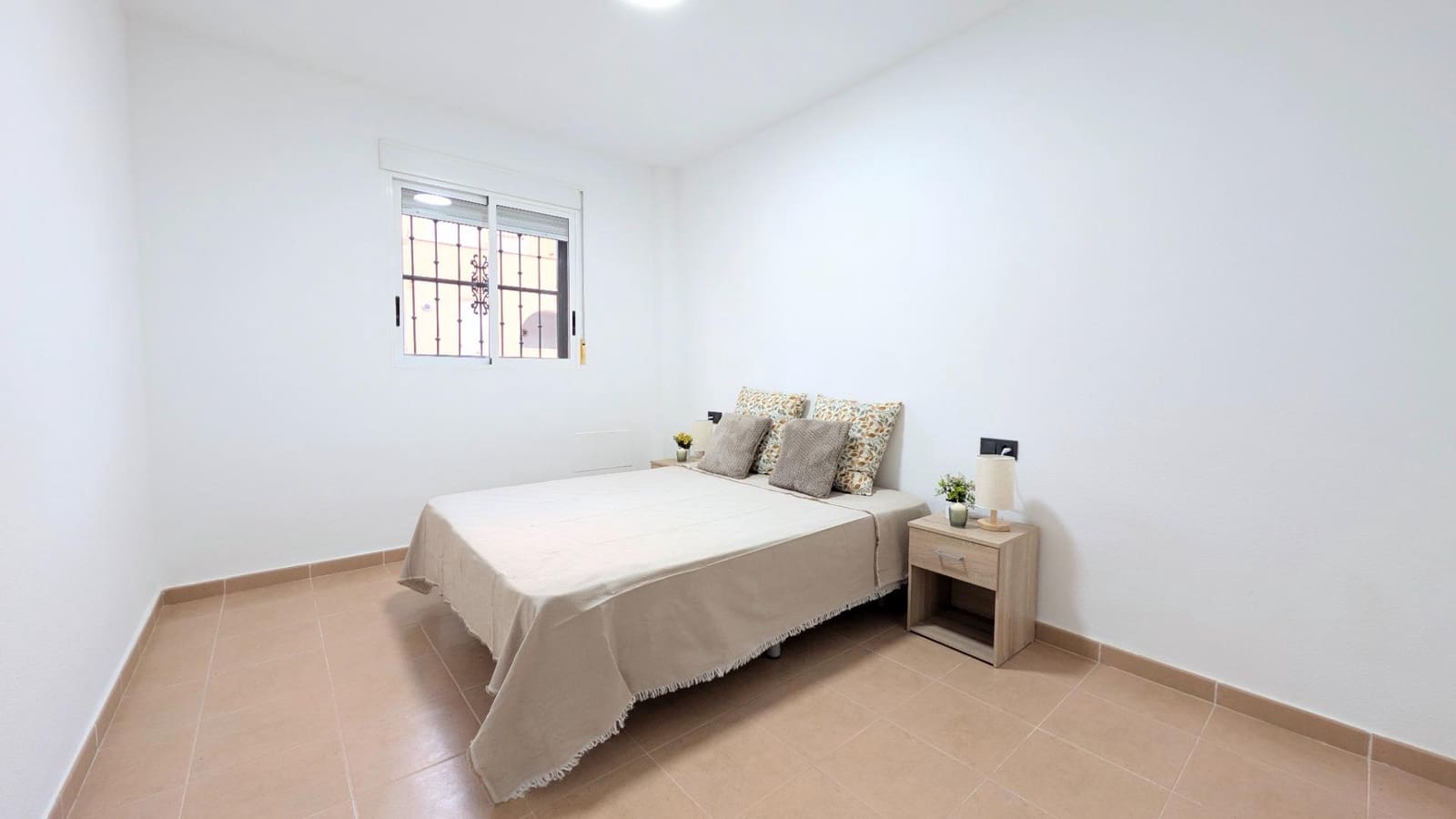 Adosado de 2 habitaciones en San Fulgencio en venta con piscina garaje - 189.000 € (Ref: 9677977)