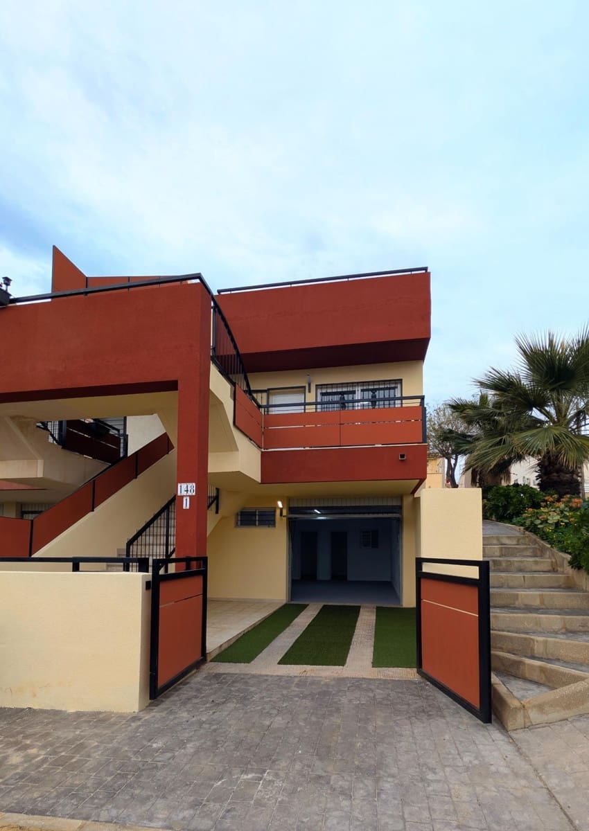 Adosado de 2 habitaciones en San Fulgencio en venta con piscina garaje - 189.000 € (Ref: 9677977)