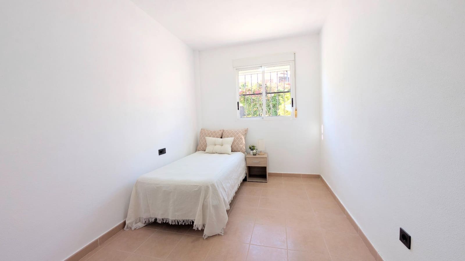 Adosado de 2 habitaciones en San Fulgencio en venta con piscina garaje - 189.000 € (Ref: 9677977)