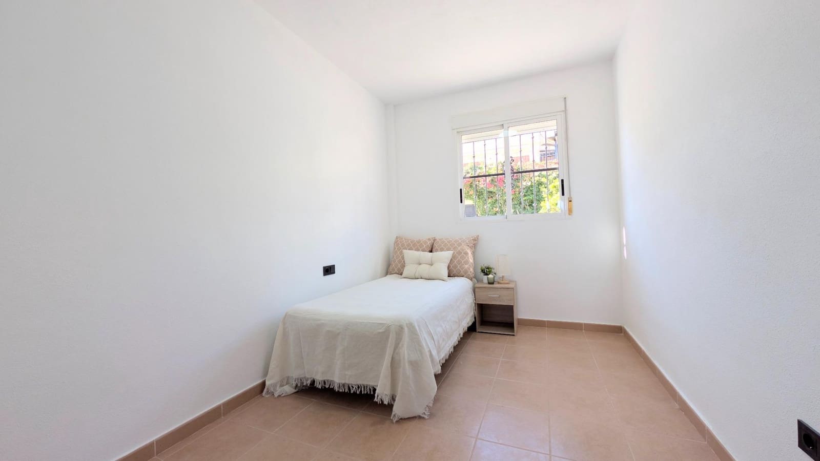 Adosado de 2 habitaciones en San Fulgencio en venta con piscina garaje - 189.000 € (Ref: 9677977)