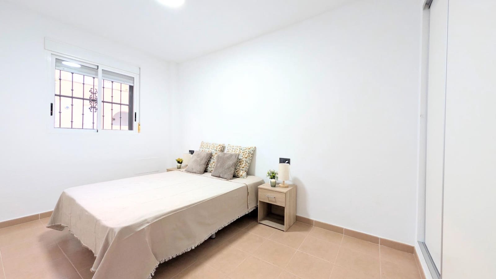 Adosado de 2 habitaciones en San Fulgencio en venta con piscina garaje - 189.000 € (Ref: 9677977)