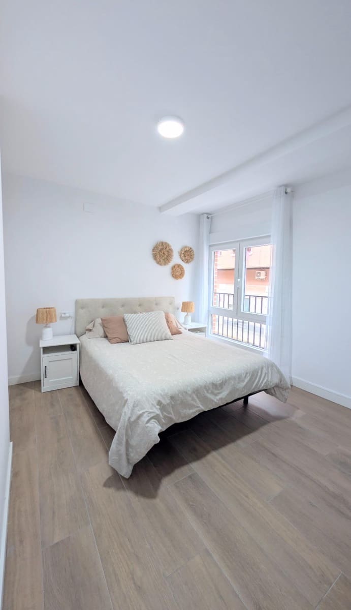 2 quarto Apartamento para arrendar em Elche / Elx - 900 € (Ref: 9677978)