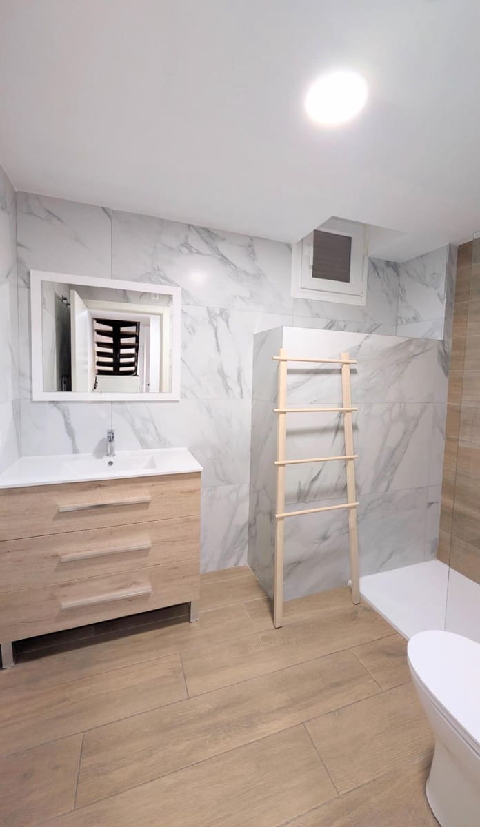 2 quarto Apartamento para arrendar em Elche / Elx - 900 € (Ref: 9677978)