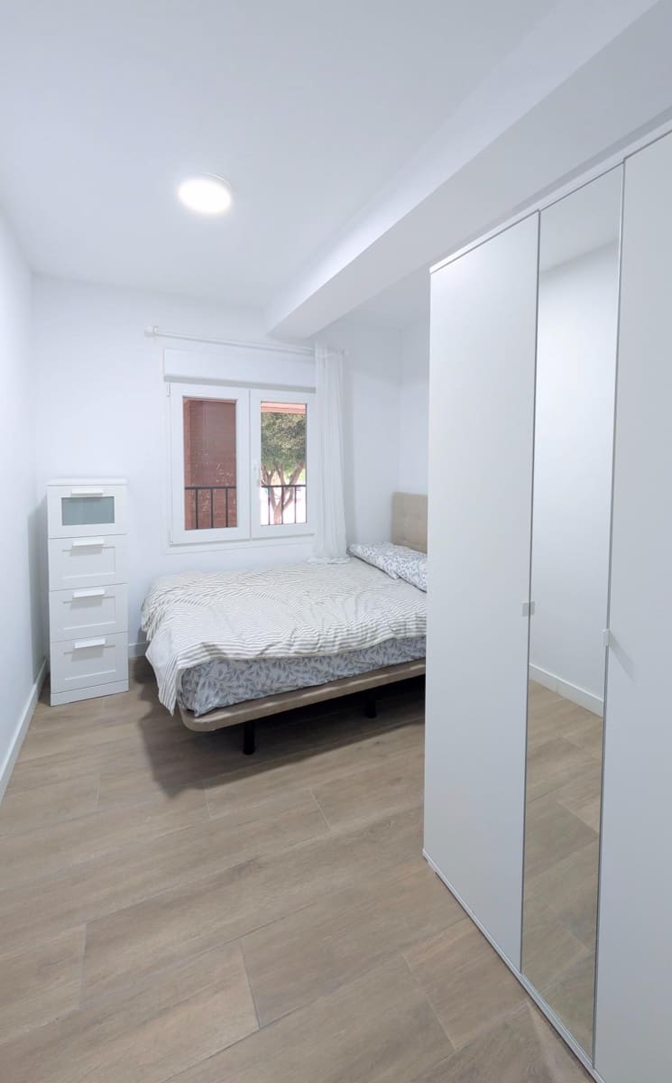 2 quarto Apartamento para arrendar em Elche / Elx - 900 € (Ref: 9677978)