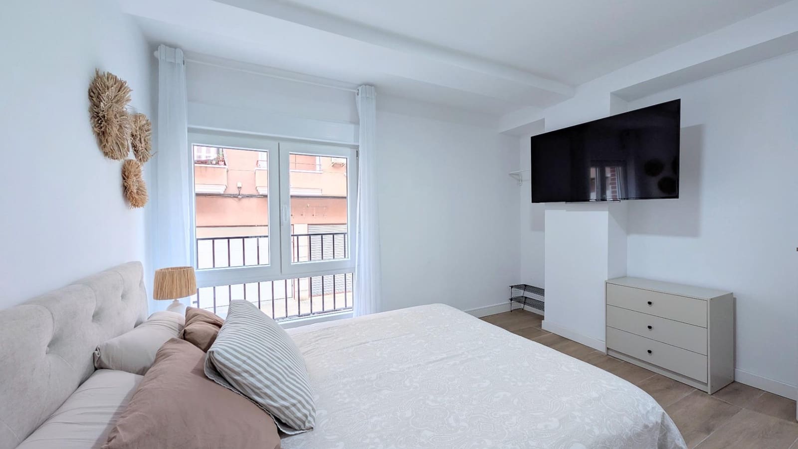 2 quarto Apartamento para arrendar em Elche / Elx - 900 € (Ref: 9677978)