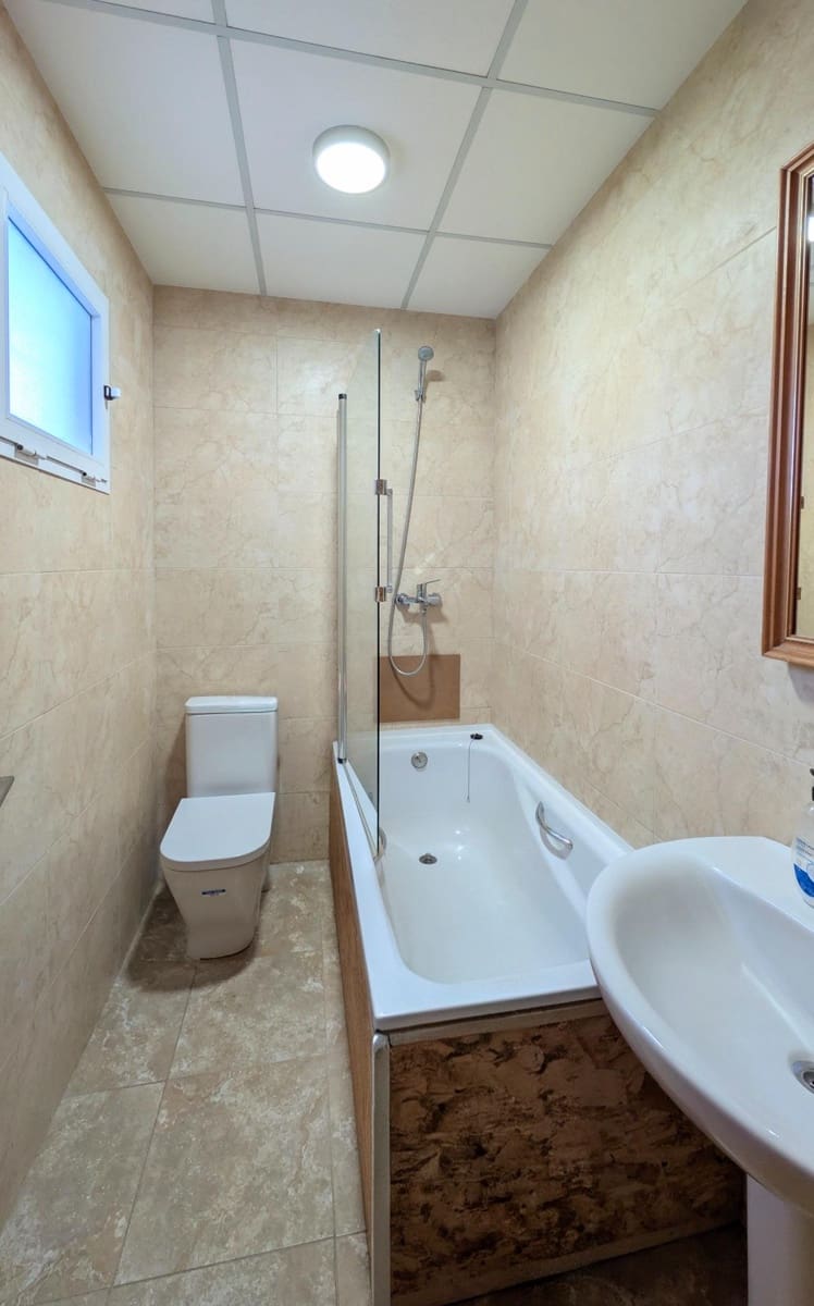 4 sypialnia Willa do wynajęcia w Elche / Elx - 900 € (Ref: 9677981)