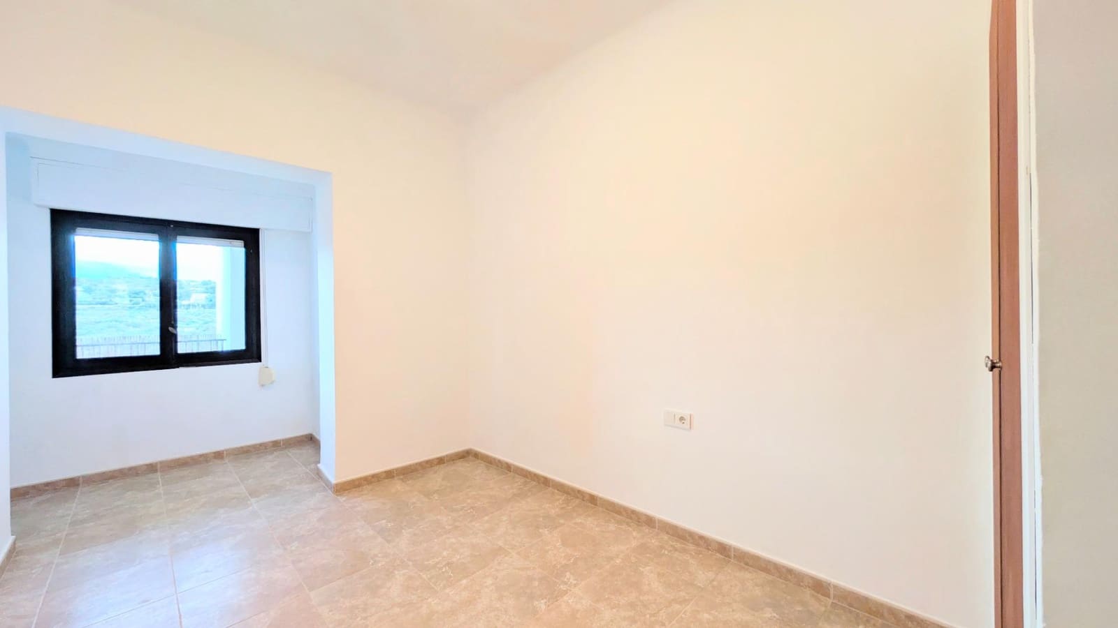 4 sypialnia Willa do wynajęcia w Elche / Elx - 900 € (Ref: 9677981)