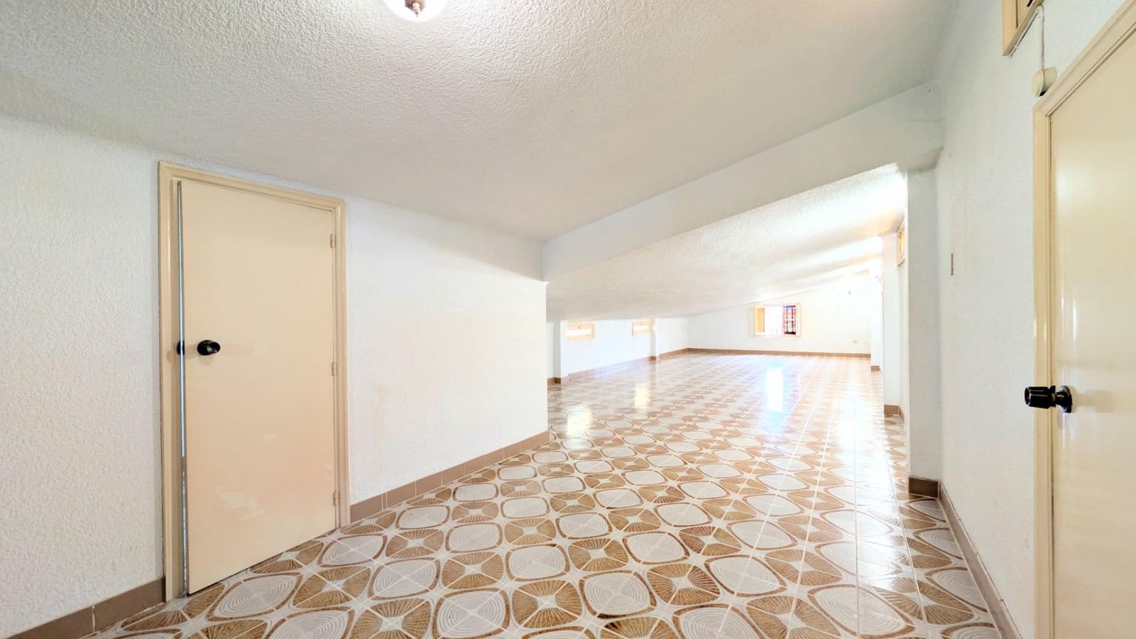 6 camera da letto Villa in vendita in Perleta con piscina garage - 475.000 € (Rif: 9677983)