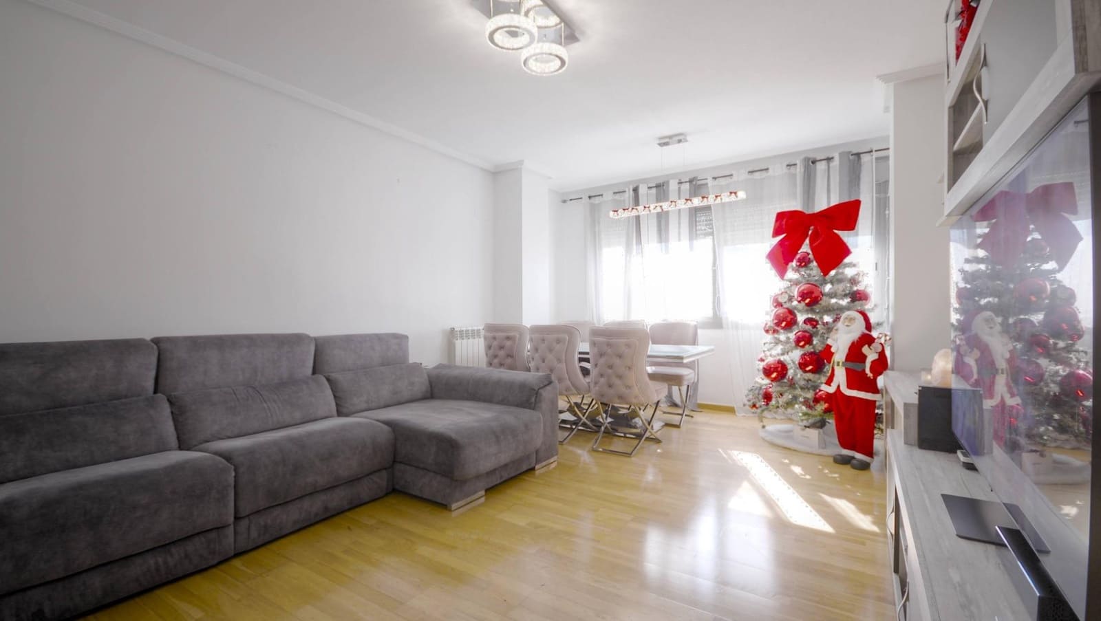 3 sypialnia Mieszkanie na sprzedaż w Elche / Elx z basenem garażem - 235 000 € (Ref: 9677984)