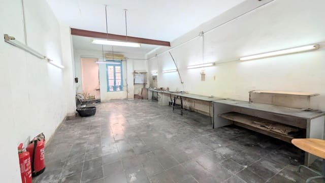 Kommersiell til salgs i Elche / Elx - € 80 000 (Ref: 9677985)