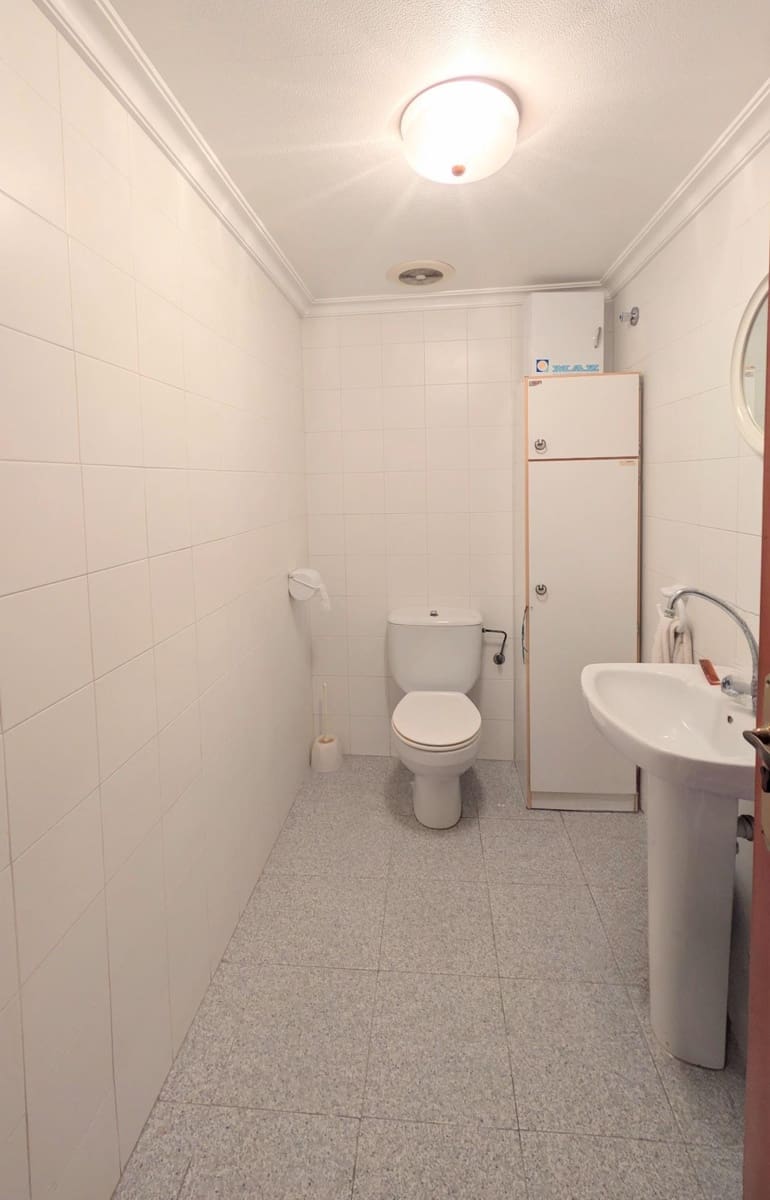 Oficina de 2 habitaciones en Elche / Elx en alquiler - 750 € (Ref: 9677991)