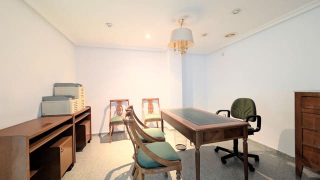 Oficina de 2 habitaciones en Centro, Elche / Elx en alquiler - 750 € (Ref: 9677991)