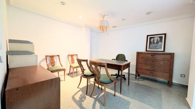 Oficina de 2 habitaciones en Centro, Elche / Elx en alquiler - 750 € (Ref: 9677991)