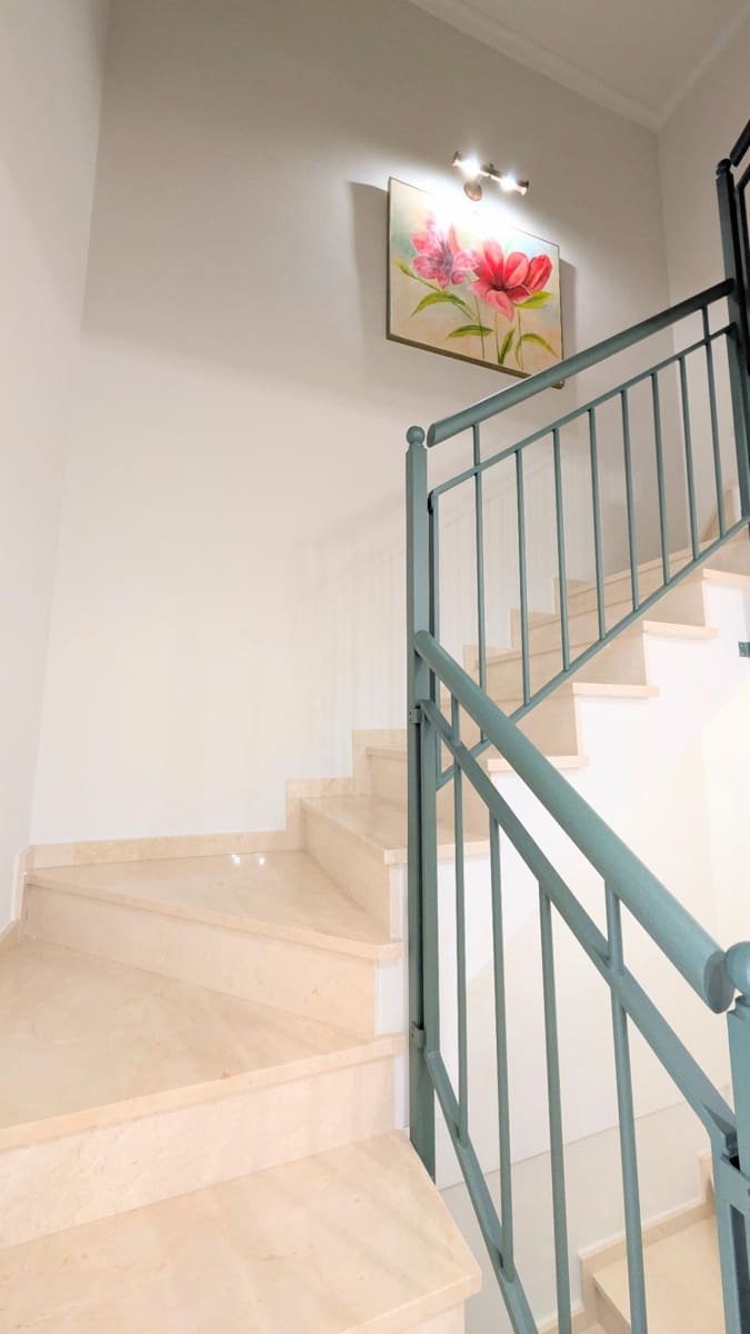 3 sypialnia Willa do wynajęcia w Santa Pola z basenem garażem - 2 500 € (Ref: 9677992)