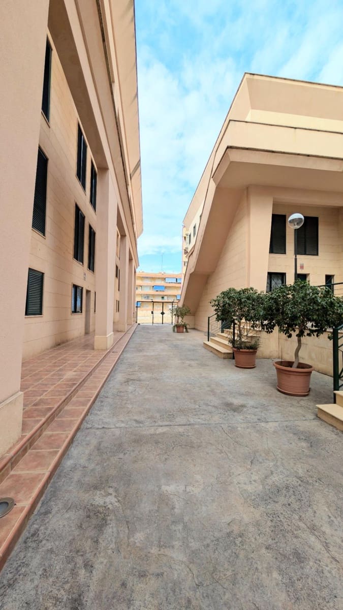 3 sypialnia Willa do wynajęcia w Santa Pola z basenem garażem - 2 500 € (Ref: 9677992)