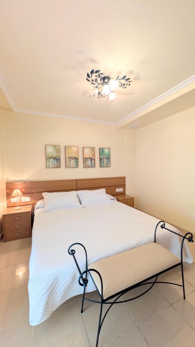 3 sypialnia Willa do wynajęcia w Santa Pola z basenem garażem - 2 500 € (Ref: 9677992)