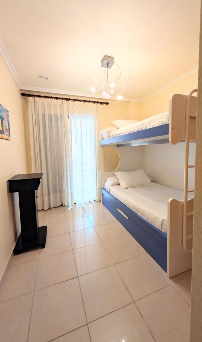 3 sypialnia Willa do wynajęcia w Santa Pola z basenem garażem - 2 500 € (Ref: 9677992)