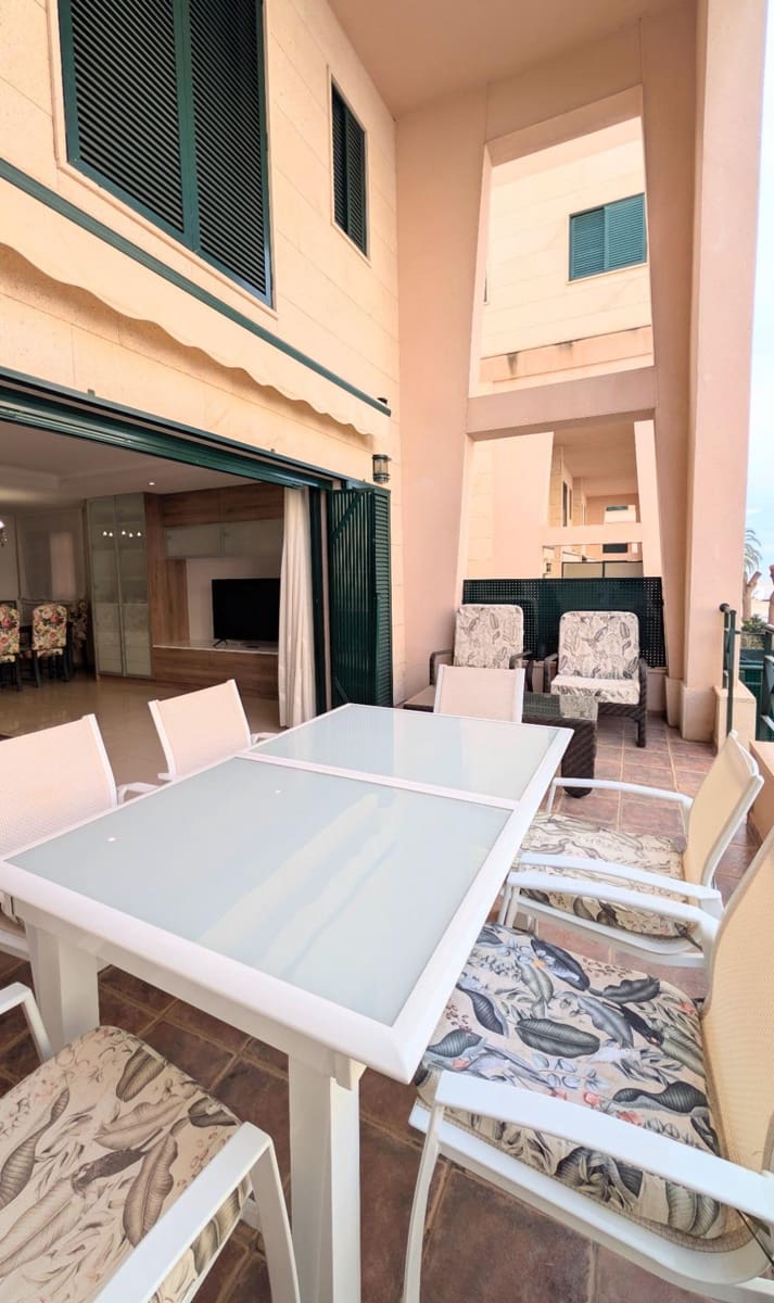 3 sypialnia Willa do wynajęcia w Santa Pola z basenem garażem - 2 500 € (Ref: 9677992)