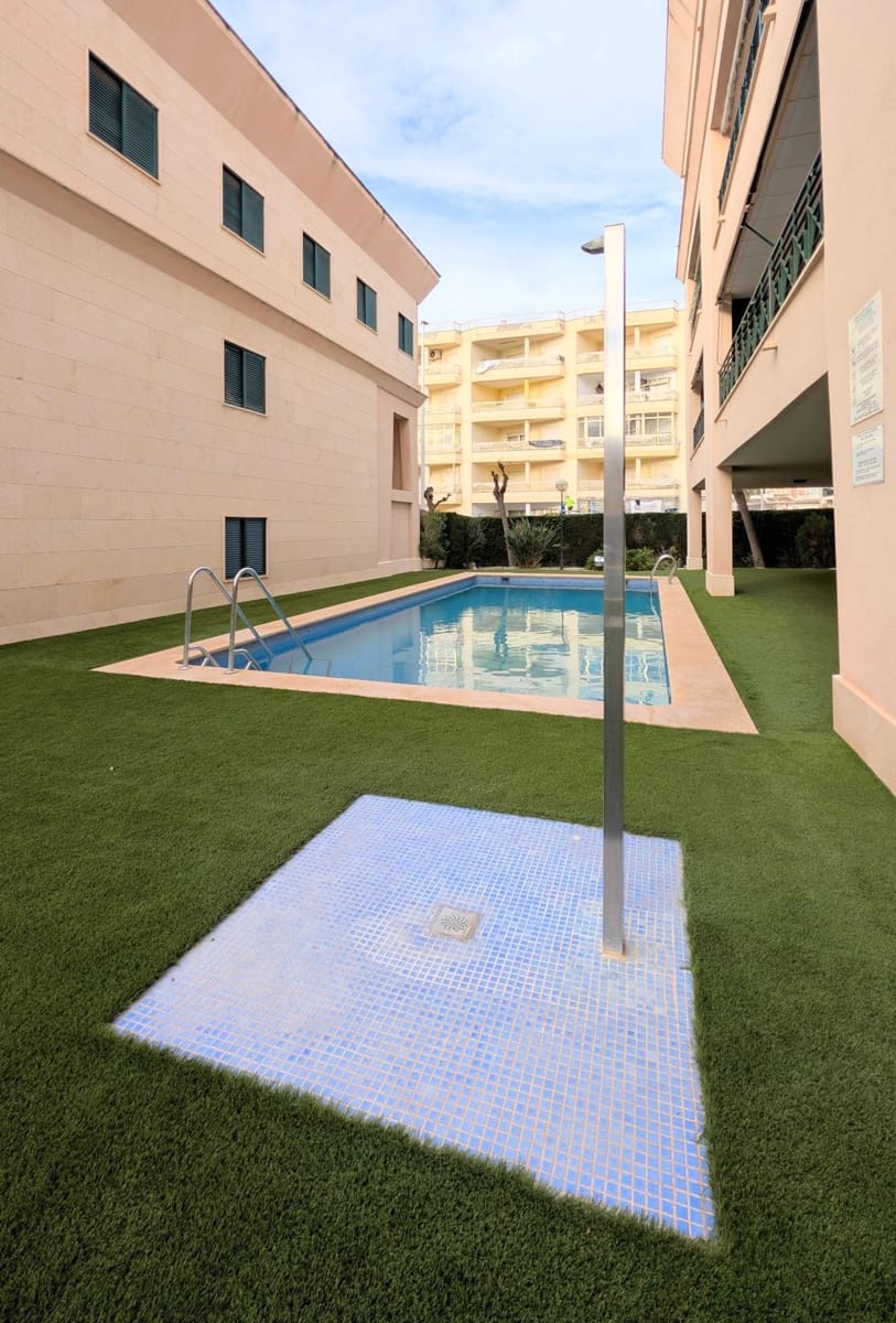 3 sypialnia Willa do wynajęcia w Santa Pola z basenem garażem - 2 500 € (Ref: 9677992)