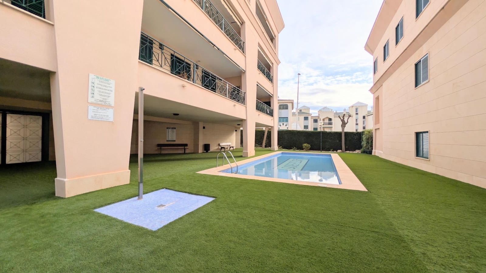 3 sypialnia Willa do wynajęcia w Santa Pola z basenem garażem - 2 500 € (Ref: 9677992)