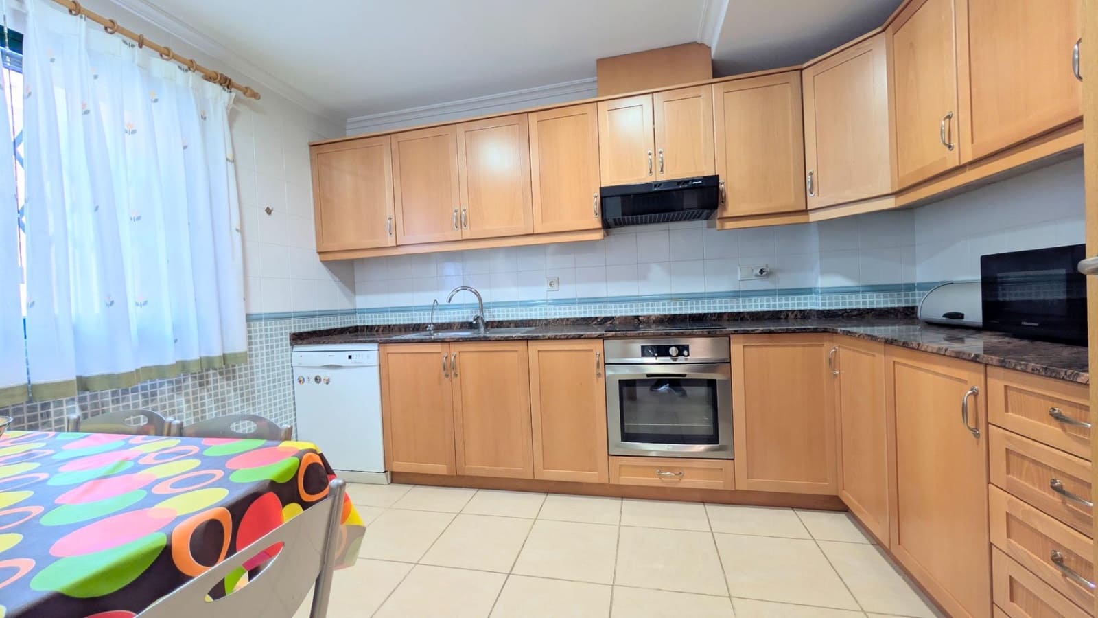 3 sypialnia Willa do wynajęcia w Santa Pola z basenem garażem - 2 500 € (Ref: 9677992)