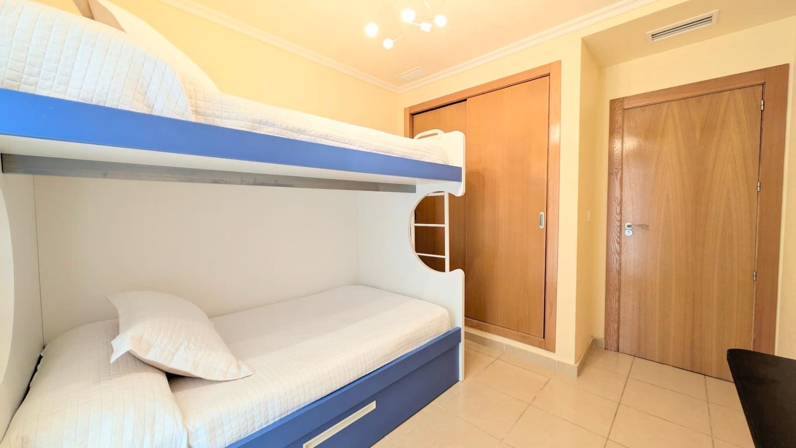 3 sypialnia Willa do wynajęcia w Santa Pola z basenem garażem - 2 500 € (Ref: 9677992)