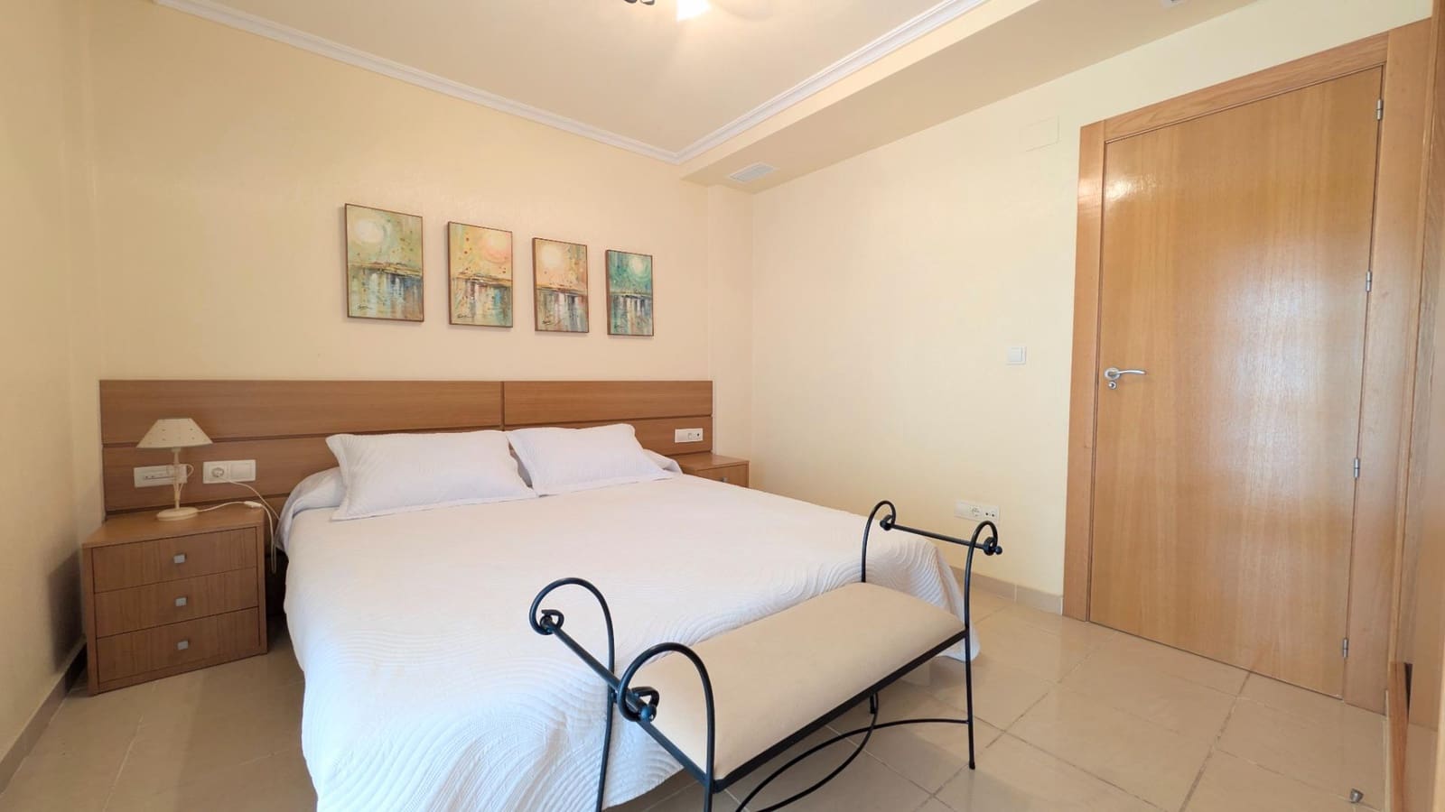 3 sypialnia Willa do wynajęcia w Santa Pola z basenem garażem - 2 500 € (Ref: 9677992)