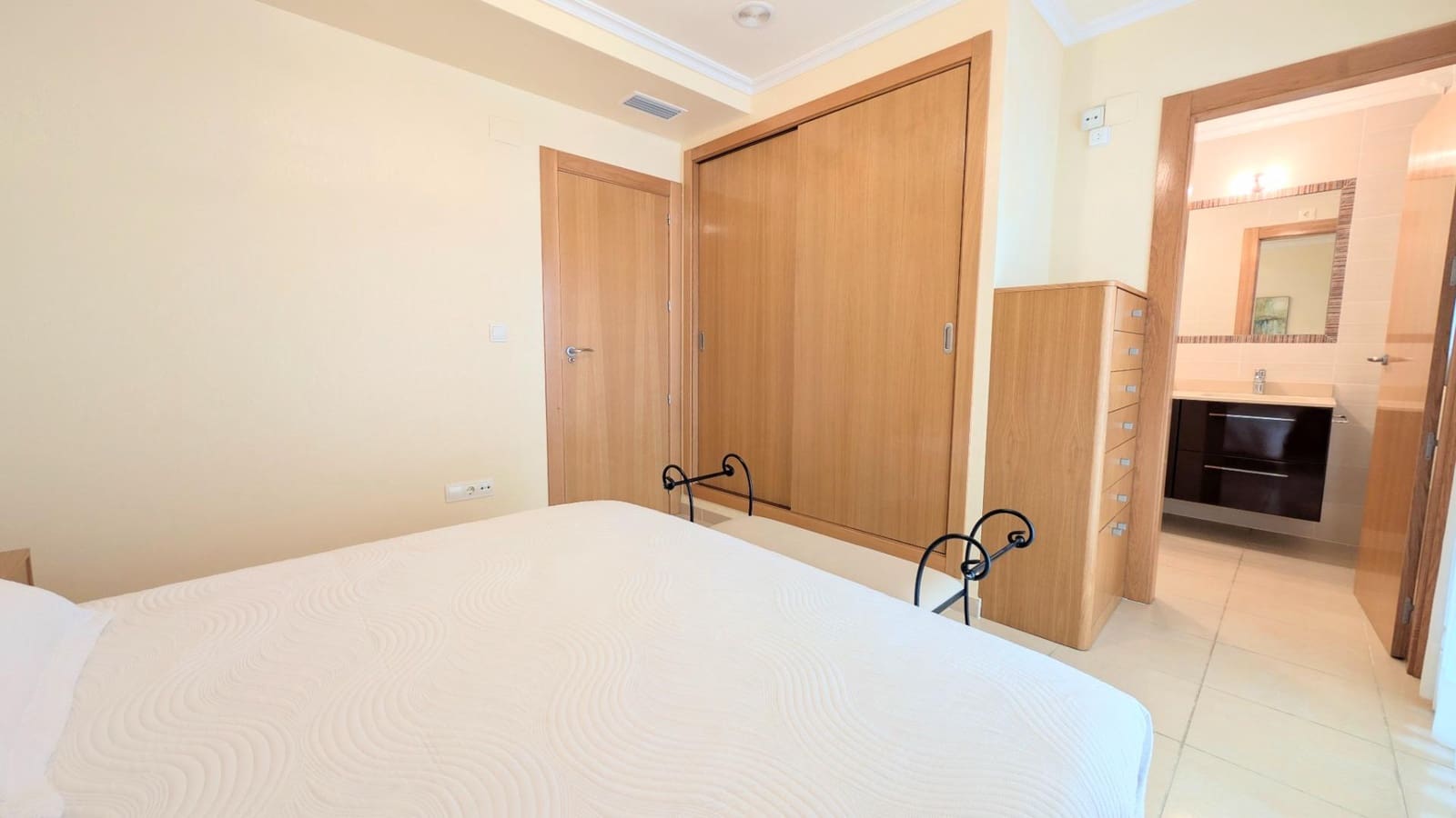 3 sypialnia Willa do wynajęcia w Santa Pola z basenem garażem - 2 500 € (Ref: 9677992)