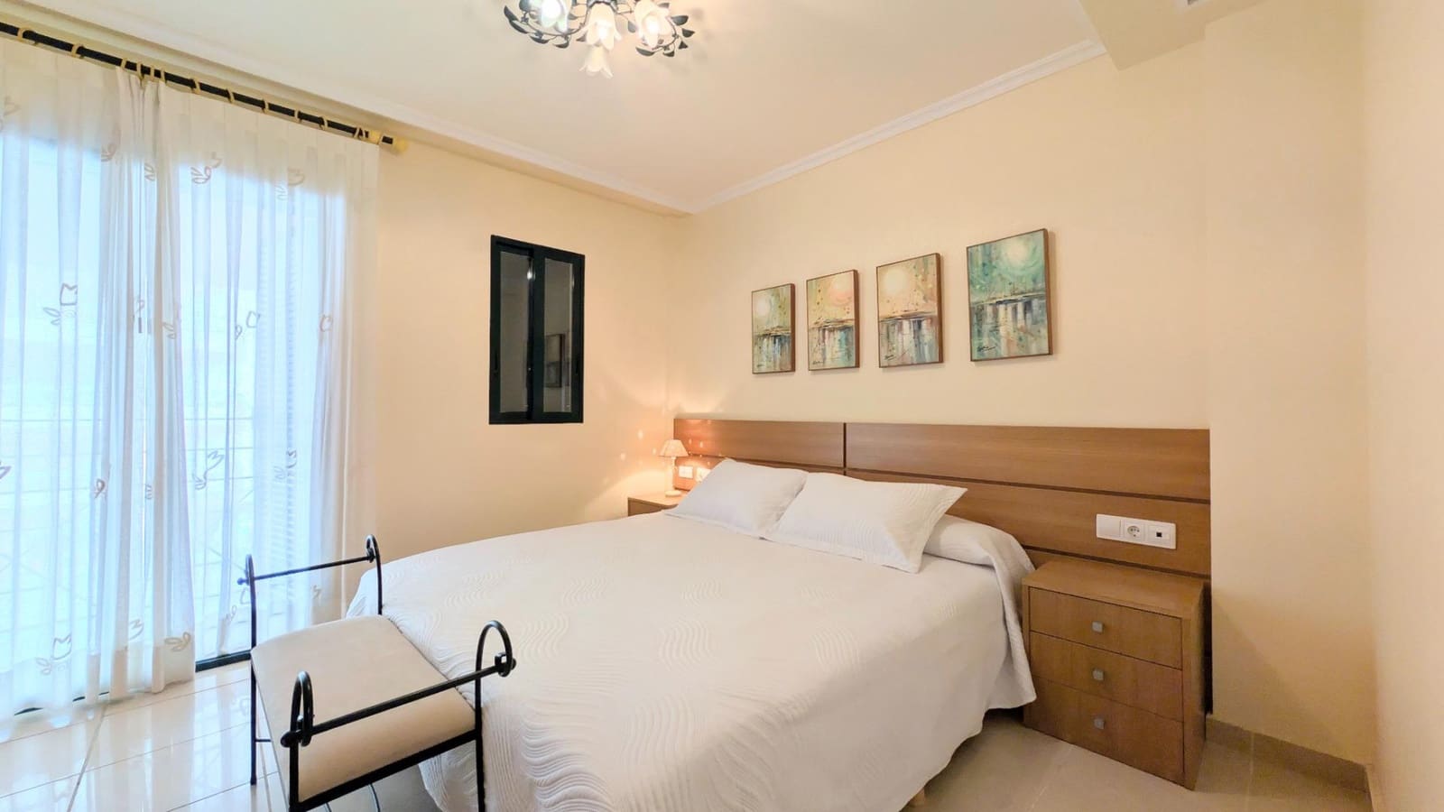 3 sypialnia Willa do wynajęcia w Santa Pola z basenem garażem - 2 500 € (Ref: 9677992)