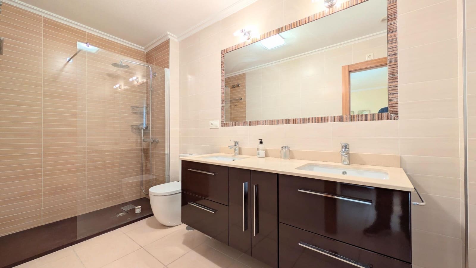 3 sypialnia Willa do wynajęcia w Santa Pola z basenem garażem - 2 500 € (Ref: 9677992)