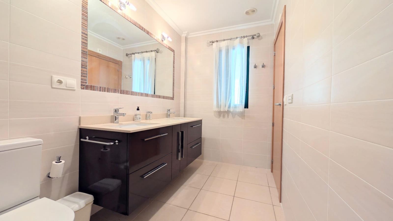 3 sypialnia Willa do wynajęcia w Santa Pola z basenem garażem - 2 500 € (Ref: 9677992)