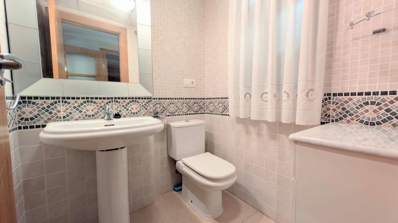 3 sypialnia Willa do wynajęcia w Santa Pola z basenem garażem - 2 500 € (Ref: 9677992)