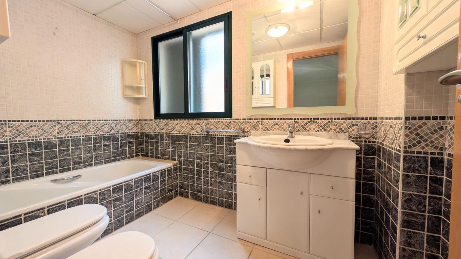 3 sypialnia Willa do wynajęcia w Santa Pola z basenem garażem - 2 500 € (Ref: 9677992)