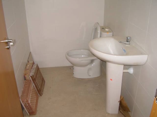 Gewerbe zu vermieten in Elche / Elx - 700 € (Ref: 9677994)