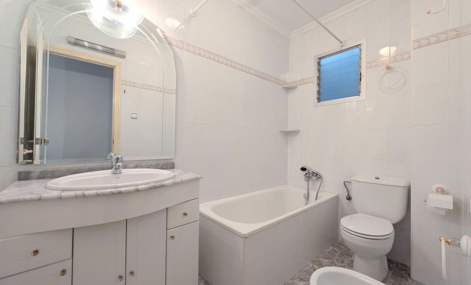 3 soveværelse Lejlighed til salg i Elche / Elx - € 143.000 (Ref: 9679848)