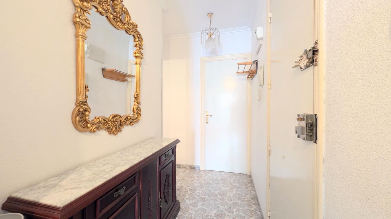 3 soveværelse Lejlighed til salg i Elche / Elx - € 143.000 (Ref: 9679848)