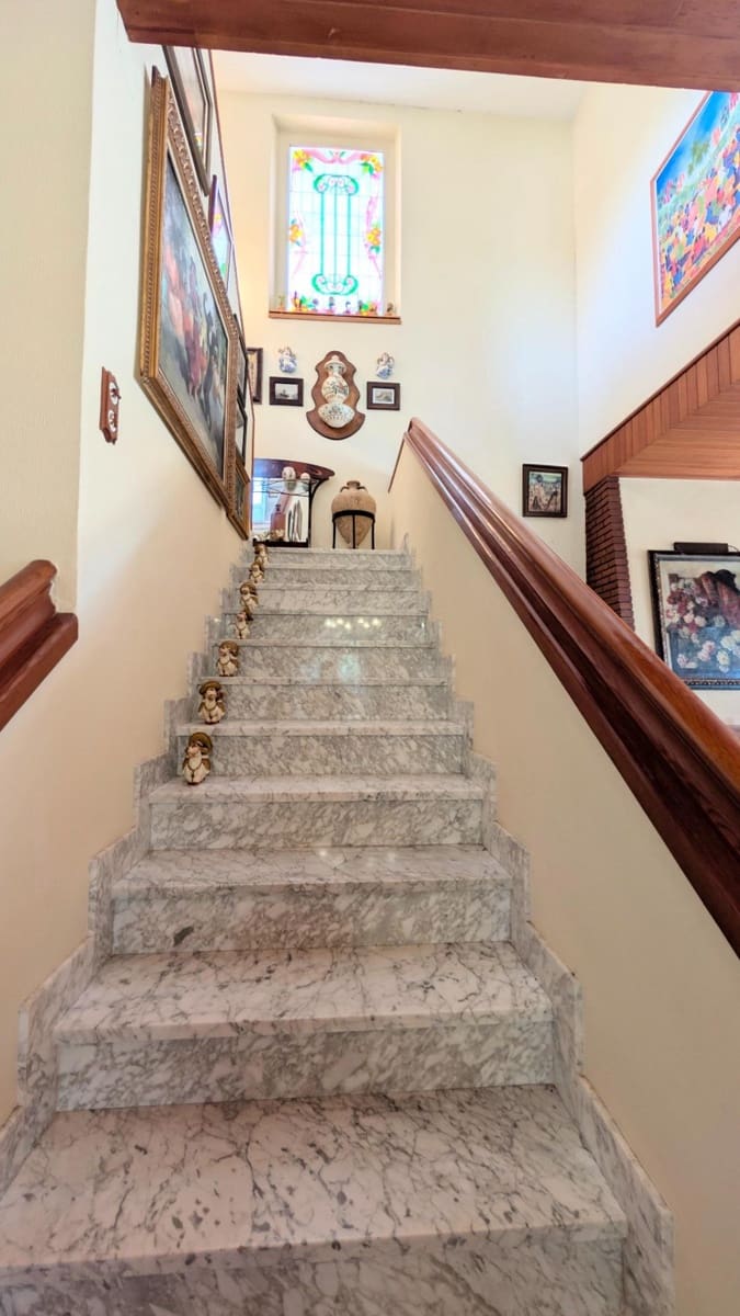 5 bedroom Villa for sale in Perleta with pool - € 1,100,000 (Ref: 9679850)