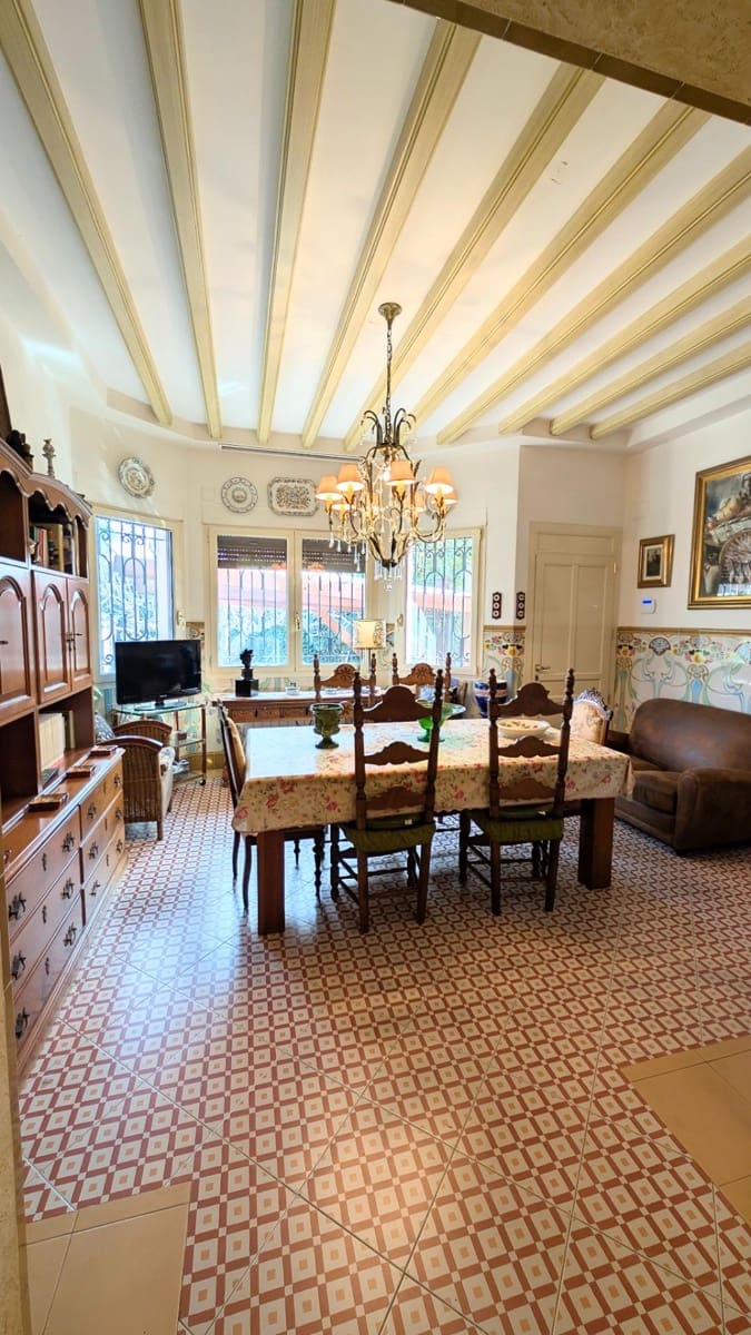 5 bedroom Villa for sale in Perleta with pool - € 1,100,000 (Ref: 9679850)