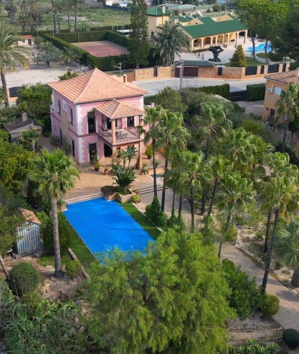 5 bedroom Villa for sale in Perleta with pool - € 1,100,000 (Ref: 9679850)