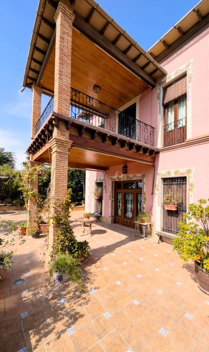 5 bedroom Villa for sale in Perleta with pool - € 1,100,000 (Ref: 9679850)