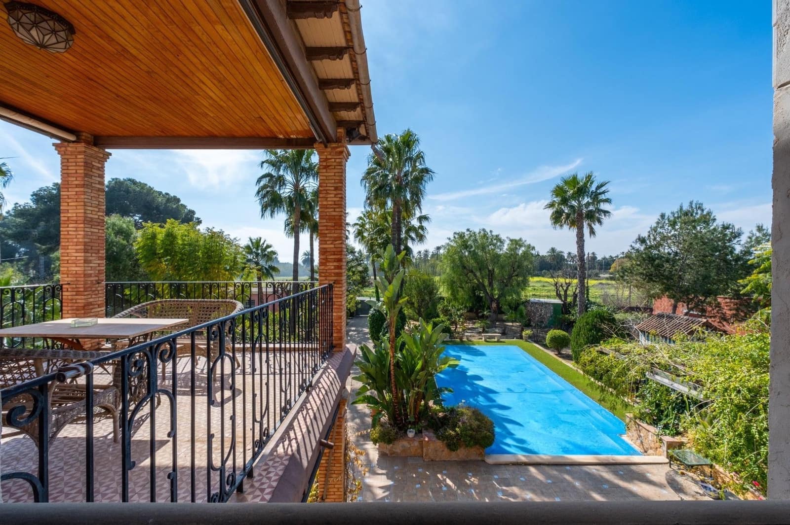 5 bedroom Villa for sale in Perleta with pool - € 1,100,000 (Ref: 9679850)