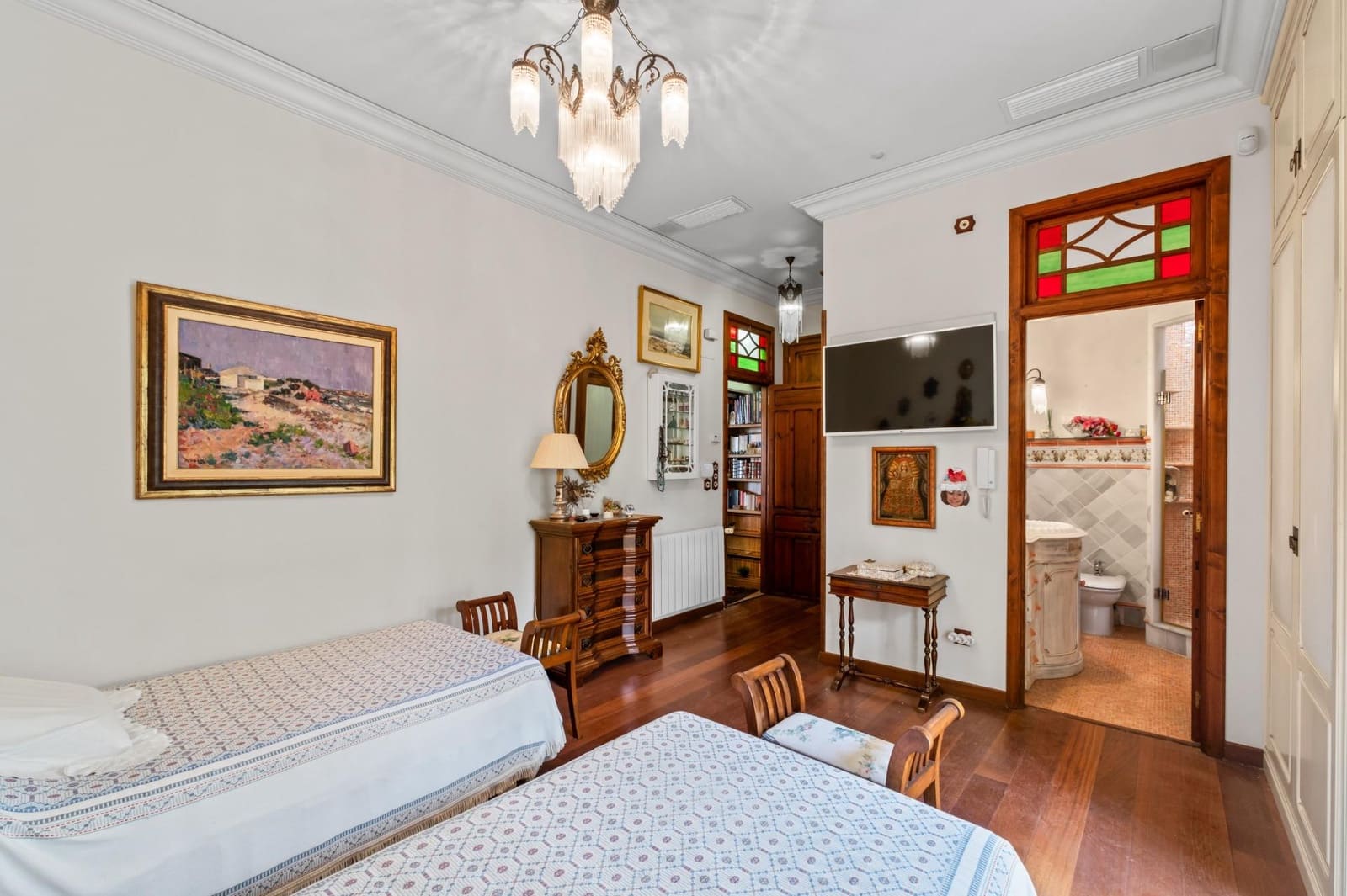 5 bedroom Villa for sale in Perleta with pool - € 1,100,000 (Ref: 9679850)