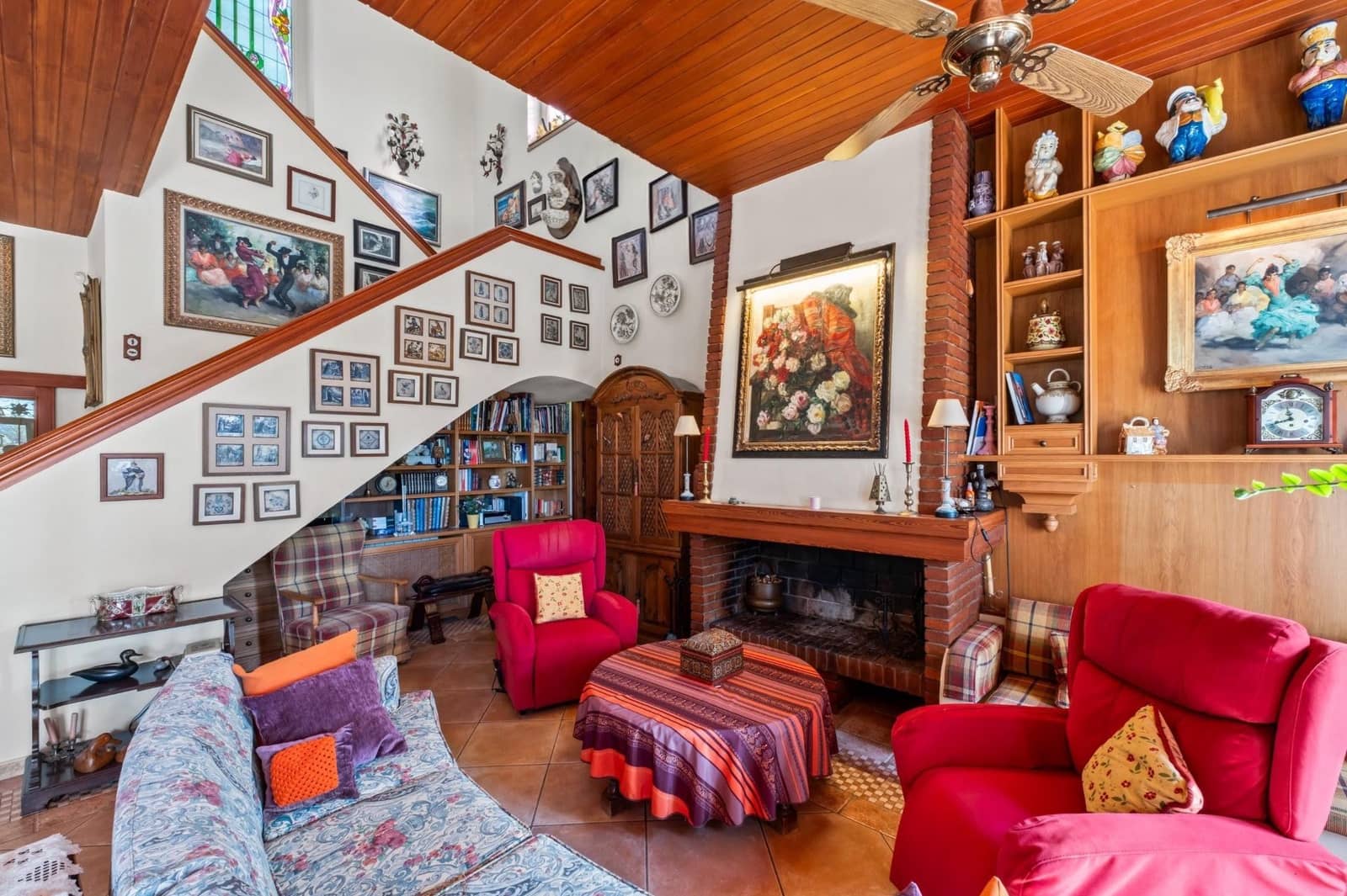 5 bedroom Villa for sale in Perleta with pool - € 1,100,000 (Ref: 9679850)