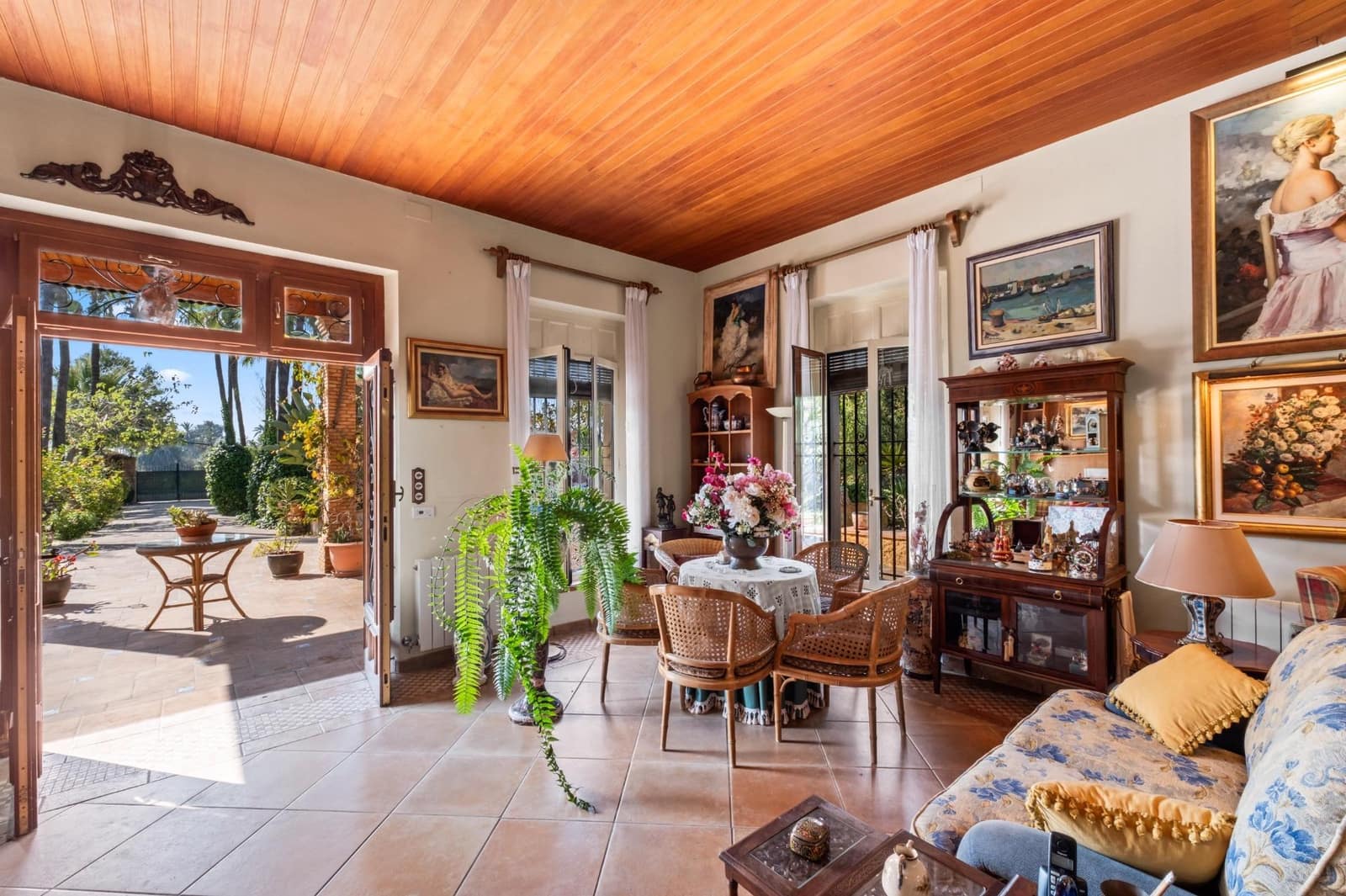 5 bedroom Villa for sale in Perleta with pool - € 1,100,000 (Ref: 9679850)