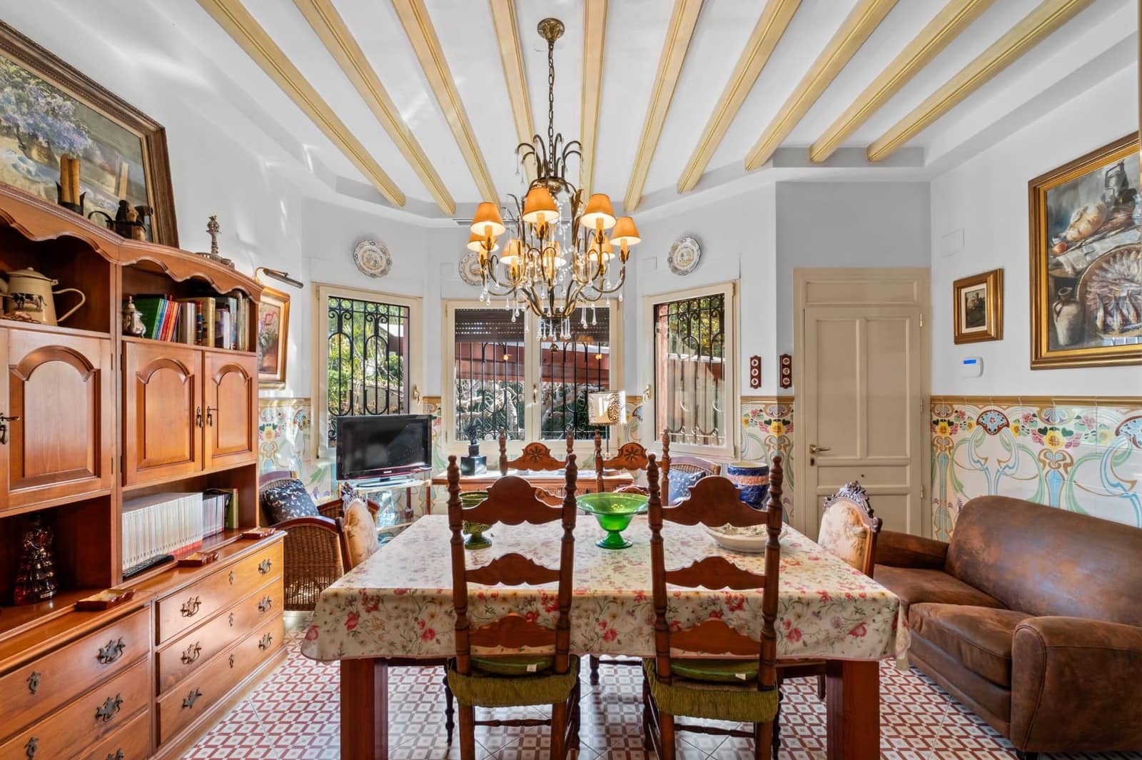 5 bedroom Villa for sale in Perleta with pool - € 1,100,000 (Ref: 9679850)