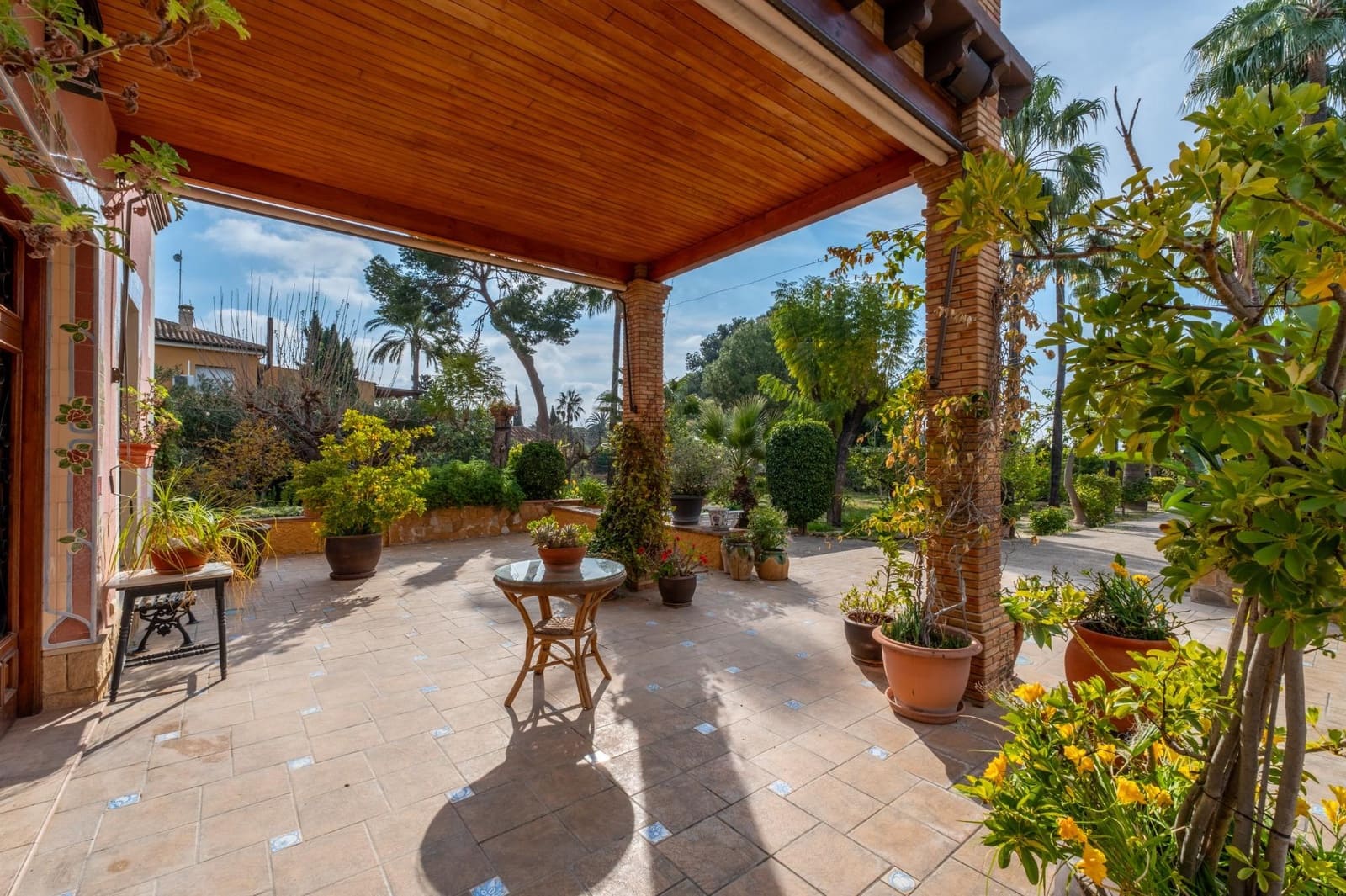 5 bedroom Villa for sale in Perleta with pool - € 1,100,000 (Ref: 9679850)